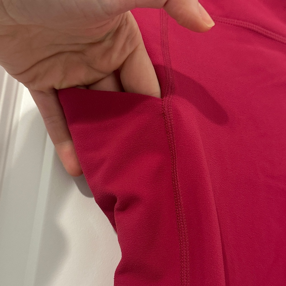 Fabletics Oasis Capris Pocket Leggings - Picture 2 of 4